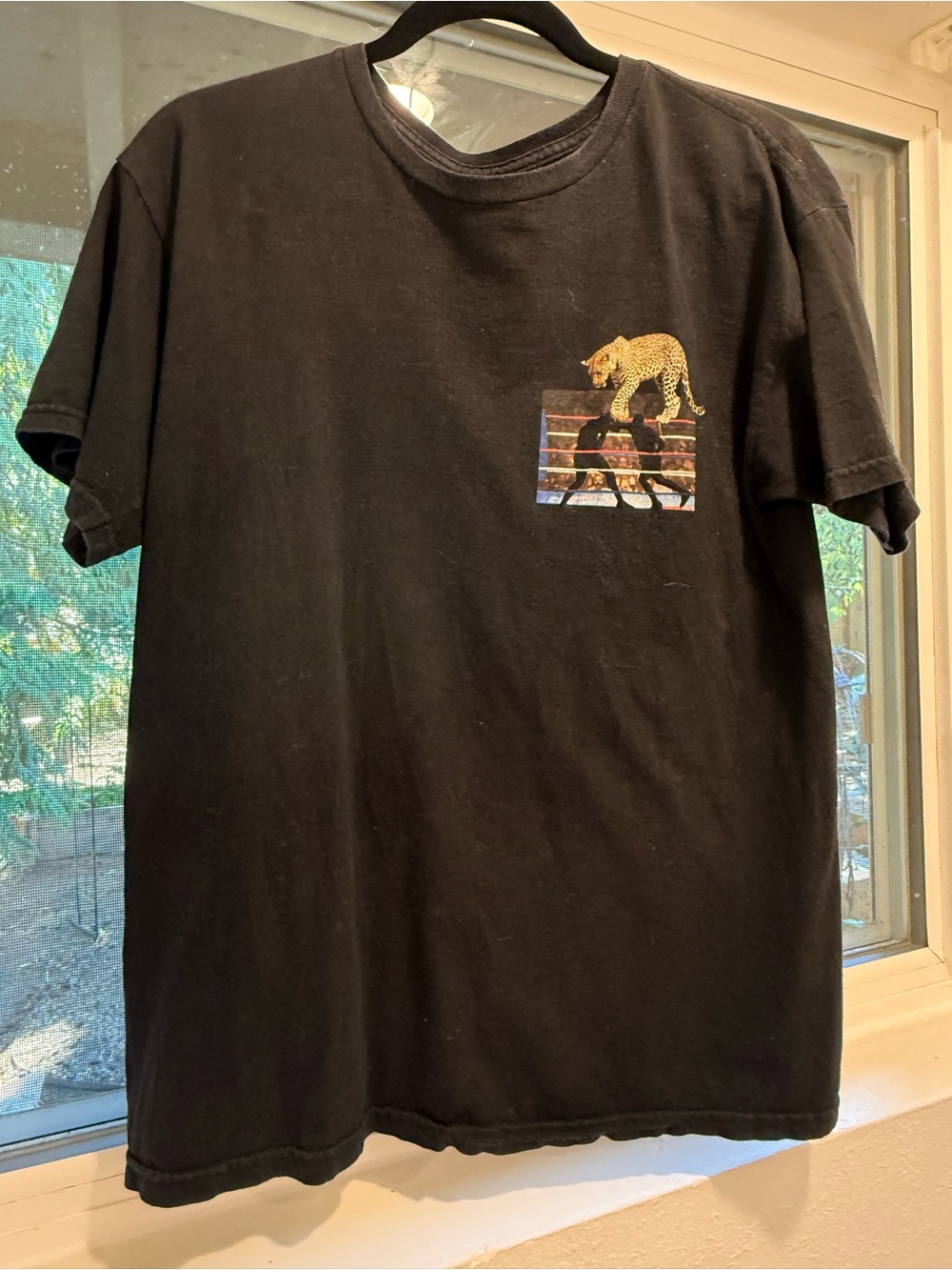 100% Cotton Black Graphic Short-Sleeve Men's T-Shirt with Leopard Boxing ring UO
